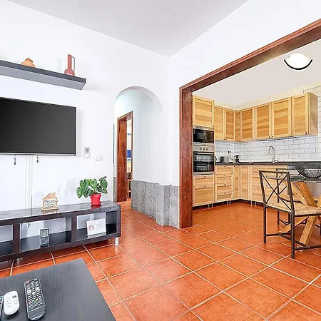 Cocoteros Ocean View House Guatiza