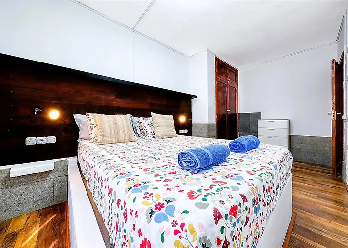 Cocoteros Ocean View House *