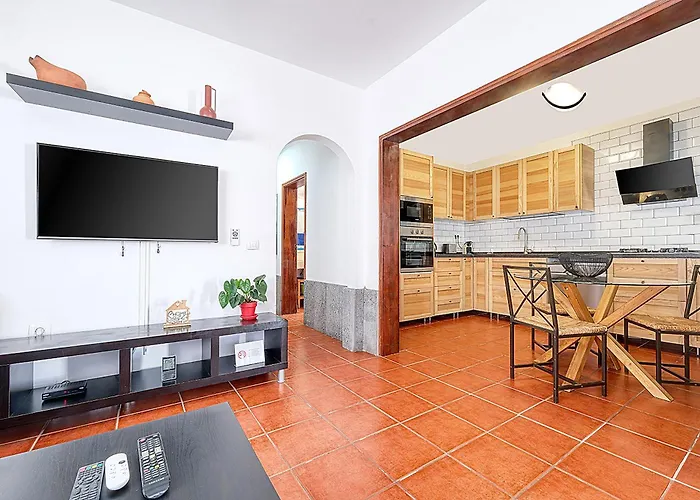 Cocoteros Ocean View House Guatiza